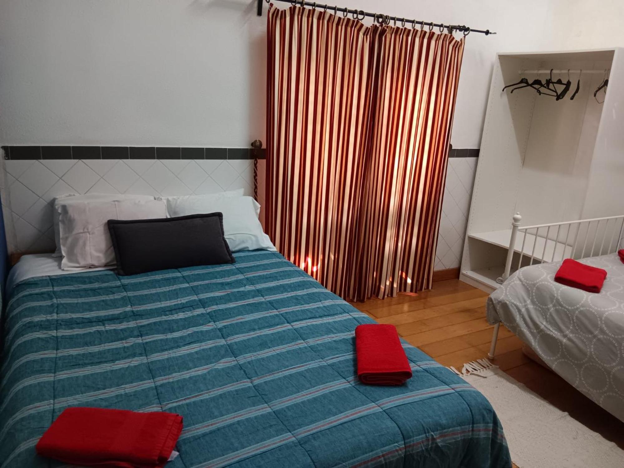 Global Guest Rooms Sintra Esterno foto